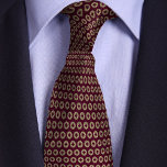 Bourgogne & Gold Polkadot Medische Kruisartsen Stropdas<br><div class="desc">Dit klassiek ontworpen polkadotpatroon heeft een traditioneel medisch kruissymbool dat creëer een conservatief ontwerp is,  een geschenk dat regelmatig door dokters,  dokters,  doktersassistenten,  verpleegkundigen of EMT's wordt gedragen,  vooral wanneer het gepaard gaat met sokken met hetzelfde ontwerp.</div>