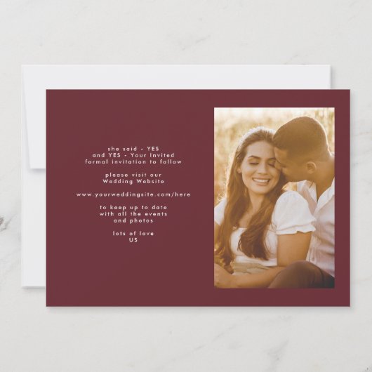 Bourgogne & Gouden Herfst Kalligrafie Foto Bruilof Save The Date (Achterkant)