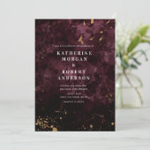 Bourgogne Gouden Strooiingen Bruiloft Uitnodiging (Staand voorkant)