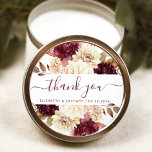 Bourgogne Ivoor Floral Wedding Bedankt Ronde Sticker<br><div class="desc">Deze elegante rustieke bruiloft sticker heeft een weelderige bordeauxrode en ivoren waterverf floral design. De woorden "dank u" verschijnen in de Bourgogne handschrift kalligrafie met moerassen aan het begin en het einde. Voeg de namen en trouwdatum van het paar hieronder toe.</div>