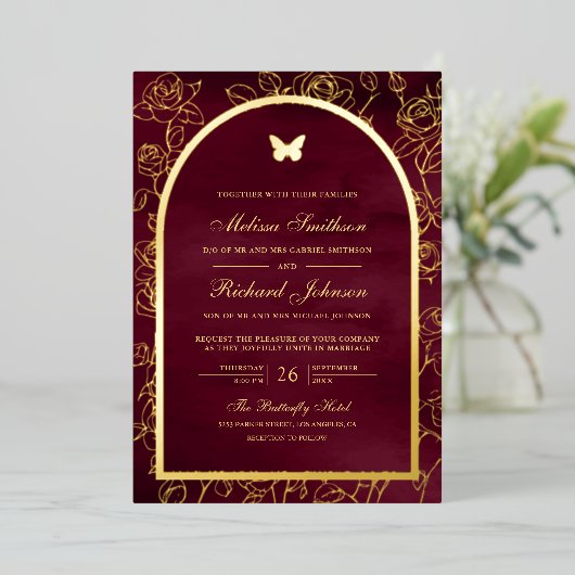 Bourgogne Line Art Arch Butterfly Wedding Gold Folie Uitnodiging (Staand Voorkant)