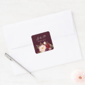 Bourgogne Marsala en Blush Floral Monogram Vierkante Sticker (Envelop)