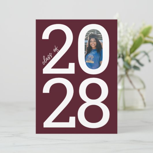 Bourgogne Modern Class Jaar van en Foto Afstuderen Aankondiging (Staand voorkant)