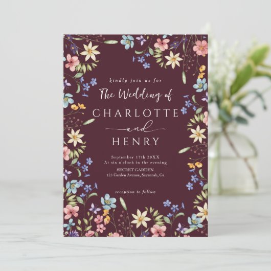 Bourgogne Modern QR Code Wildflower Wedding Kaart (Staand voorkant)