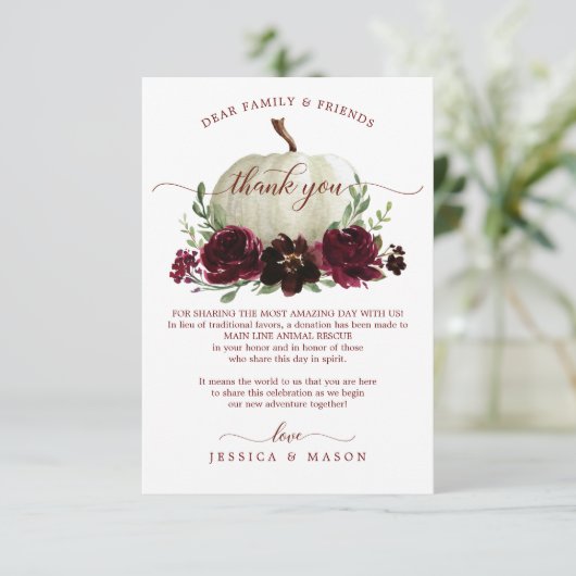 Bourgogne pompoen in plaats van Favors Place Card Aankondiging (Staand voorkant)