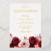 Bourgogne Red Elegance Red Rose Quinceanera Gold Folie Uitnodiging (Voorkant)