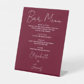 Bourgogne Red Minimalist Script Bar Menu Reclamebord Met Voetstuk (Voorkant)