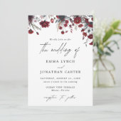 Bourgogne Rode Bloemen Rustieke Huwelijksuitnodigi Kaart (Staand voorkant)