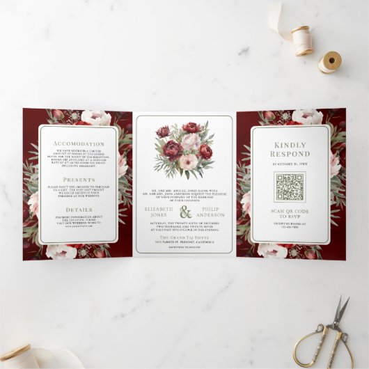 Bourgogne Rode Blush Roze Bloemen Alles in Een Huw Drieluik Uitnodiging (Binnen)