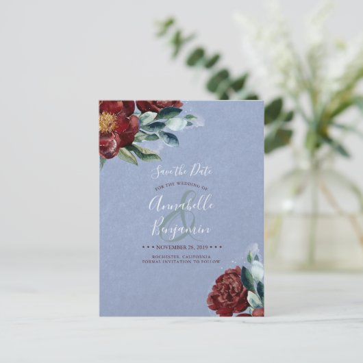 Bourgogne Rood en Stoffig Blauw Bloemen Save the D Aankondigingskaart (Staand voorkant)