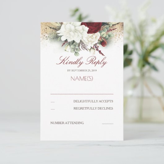 Bourgogne Rood en Wit Bloemen Bruiloft RSVP Kaartje (Staand voorkant)