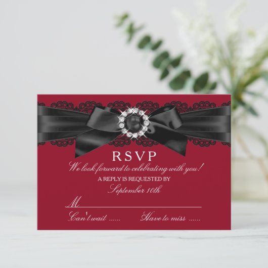 Bourgogne rood en zwart kant & Pearl Bow RSVP (Staand voorkant)