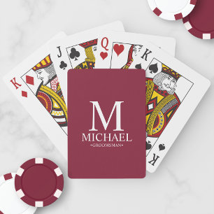 Bourgogne rood gepersonaliseerde groomsmen spelen pokerkaarten