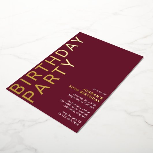 Bourgogne rood & goud | Gestroomlijnde moderne Mar Folie Uitnodiging (Gedraaid)