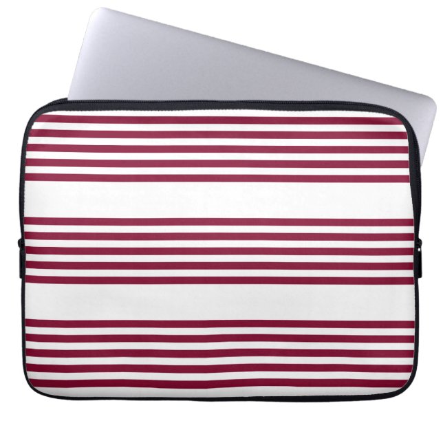 Bourgogne rood met wit vijfstrips laptop sleeve (Voorkant)