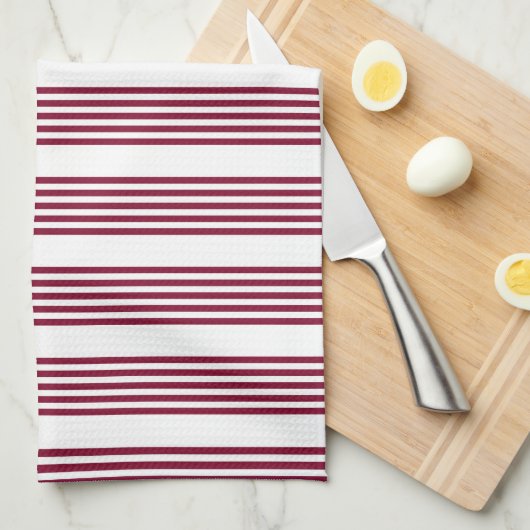 Bourgogne rood met wit vijfstrips theedoek (Quarter Fold)