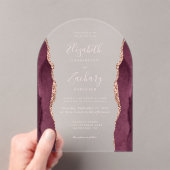 Bourgogne Roos Gold Agate Pink Script Wedding Arch Acryl Uitnodigingen (Insitu (Draagbaar))
