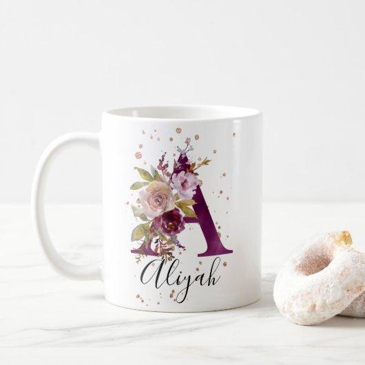 Bourgogne Roze Crème Bloemen Letter A Monogram Koffiemok (Met donut)