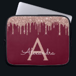 Bourgogne Roze Rose Goud Glitter Sparkle Monogram Laptop Sleeve<br><div class="desc">Bourgondië en Roze - Roos Gold Faux Dripping Modern en Elegant Girly Glitter en Sparkle Elegant Monogram Hoesje. Dit hoesje kan worden aangepast om uw initiaal en voornaam op te nemen.</div>