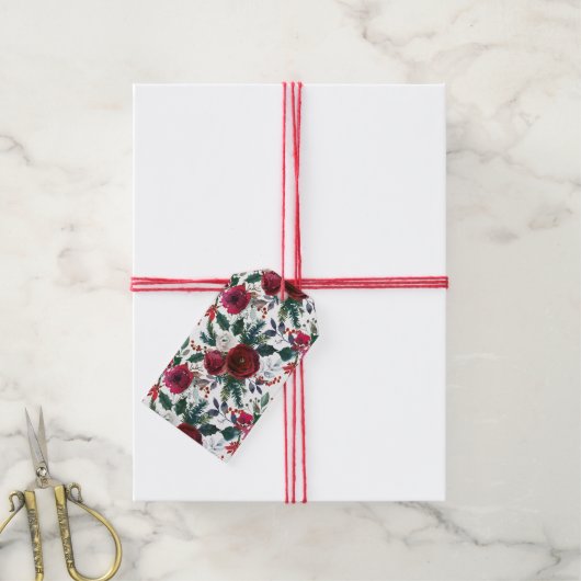 Bourgogne Rozen, Pine, Holly KerstFloral Cadeaulabel (Met Touw)