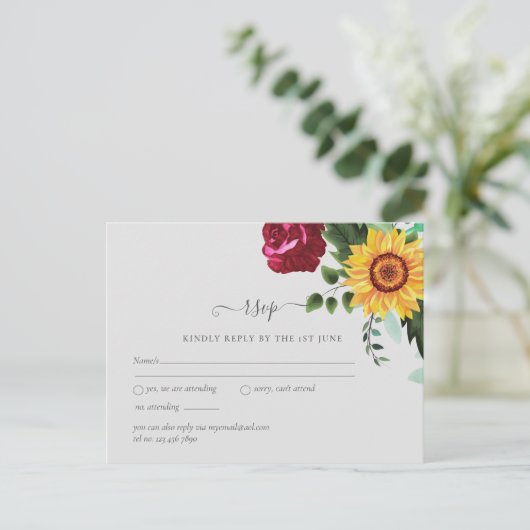 Bourgogne Rozen Sunflower Weddenschap RSVP Briefkaart (Staand voorkant)