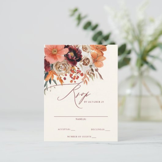 Bourgogne Sinaasappel Bloemen Fall Wedding RSVP Briefkaart (Staand voorkant)