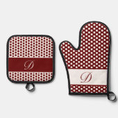 Bourgogne & Wit Monogrammed Polka-Dot Ovenwant & Pannenlap Set (Voorkant)