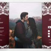 Bourgogne Wood Country Lace Alles in een bruiloft Drieluik Uitnodiging (Binnenkant midden)