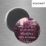Bourgogne zilveren bloemen verjaardag opslaan de d magneet<br><div class="desc">Bourgogne achtergrond versierd met bordeaux en blozend roze bloemen,  bloemen,  en faux zilver glitter,  schittert. Personaliseer en jouw naam en de datum.</div>
