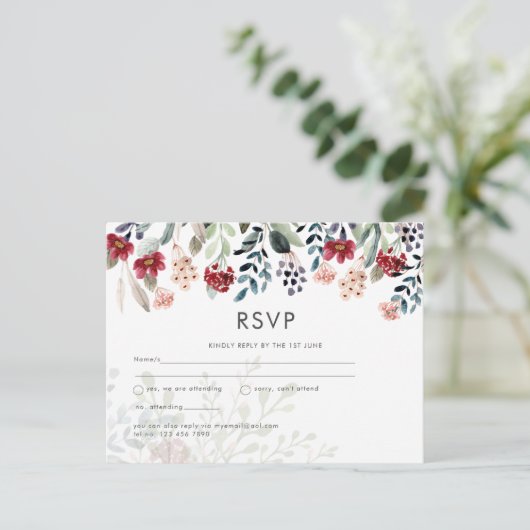 Bourgondië Blauwe Bloemen Bruiloft RSVP Briefkaart (Staand voorkant)