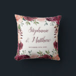 Bourgondië Blush Bloemen Herfst Bruiloft Kussen<br><div class="desc">Dit kussen heeft waterverf blush roze en bordeaux rozen met groene bladeren en gebladerte. Personaliseer het met namen en datum. Dit kussen maakt deel uit van een collectie met bijpassende bruiloft briefpapier en geschenken. Bezoek onze winkel of uitzicht onze huwelijkspagina's om het volledige assortiment producten te zien dat u kunt...</div>