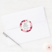 Bourgondië & Blush Roze Bloemkrans Save the Date Ronde Sticker (Envelop)