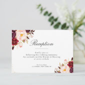 Bourgondië en blozen bloemen bruiloft receptie kaa RSVP kaartje (Staand voorkant)