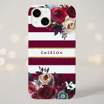 Bourgondië en goud Boho Floral Stripe Monogram Case-Mate iPhone 14 Hoesje<br><div class="desc">Aangepaste monogram telefoonhoesjes gepersonaliseerd met jouw naam of andere tekst. Dit trendy boho-ontwerp heeft een waterverf bloemrand in rustieke herfstkleuren op een bordeaux-witte gestreepte achtergrond met een accent van faux-gouden folie. Gebruik de ontwerpgereedschappen om een achtergrondkleur te kiezen, tekstlettertypen en -kleuren te wijzigen of uw eigen foto's te uploaden naar...</div>