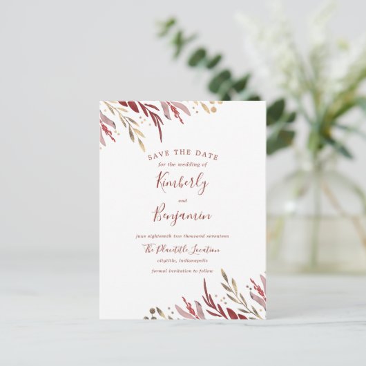 Bourgondië en goud Elegante Branches Save the Date Aankondigingskaart (Staand voorkant)