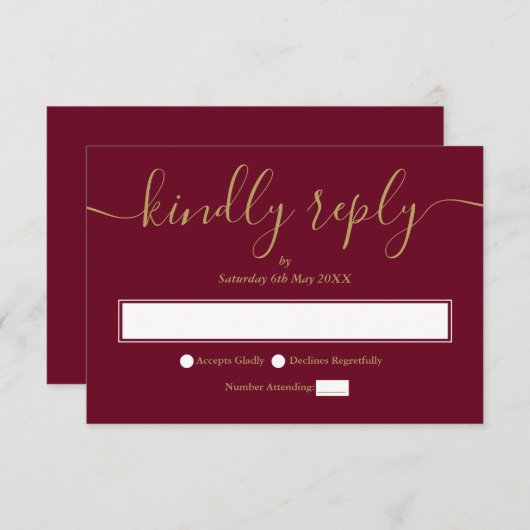 Bourgondië en goud minimalistische elegante script RSVP kaartje (Voorkant / Achterkant)