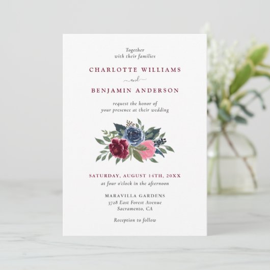 Bourgondië en marine blauw bloemenbruiloft uitnodi kaart (Staand voorkant)