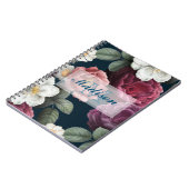 Bourgondië en wit bloemenkrans/monogram notitieboek (Linkerzijde)