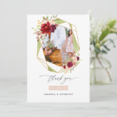 Bourgondisch en roze geometrisch trouwfoto collage bedankkaart (Staand voorkant)