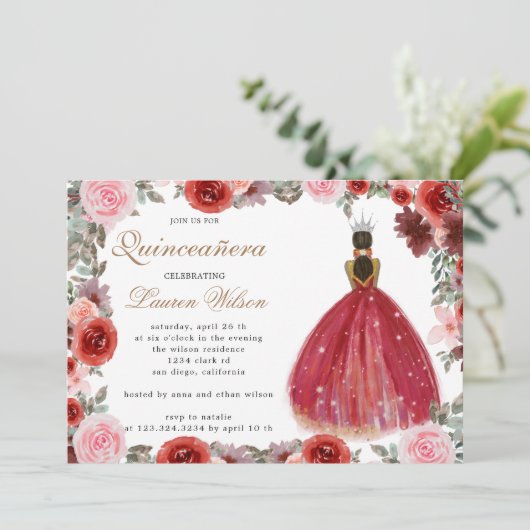 Bourgondische bloemenprinses Quinceanera Uitnodigi Kaart (Staand voorkant)