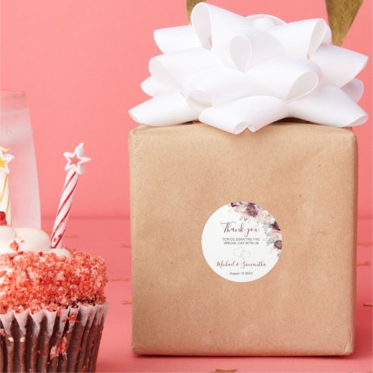 Bourgondische Blush Pioen en Rozen Bruiloft Ronde Sticker (Feest)