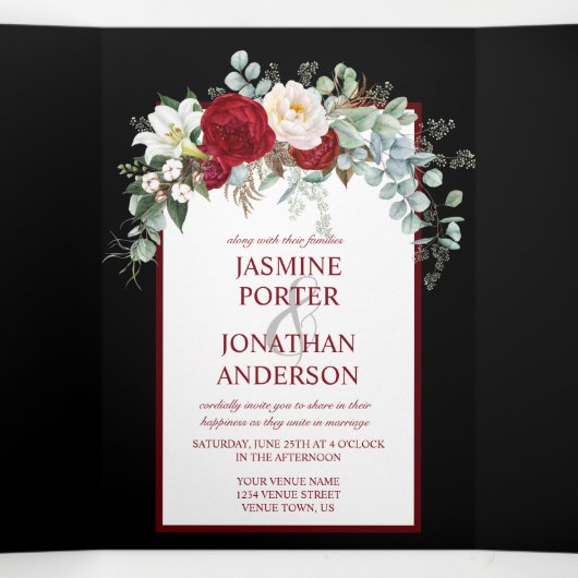 Bourgondische en Witte Rozen, tegen een Zwarte Ach Drieluik Uitnodiging (Binnenkant midden)