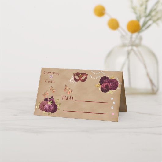 Bourgondische Engelse Rozen, Rode Partijmasker Qui Plaatskaartje (Voorkant)