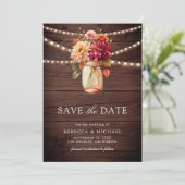 Bourgondische Herfst Dahlia Mason Jar Foto Hout Hu Save The Date (Staand voorkant)