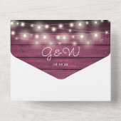 Bourgondische houten slingerlichten foto bruiloft all in one uitnodiging (Achterkant)