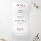 Bourgondische initialen en ampersand roze rozen br drieluik uitnodiging (Binnen)