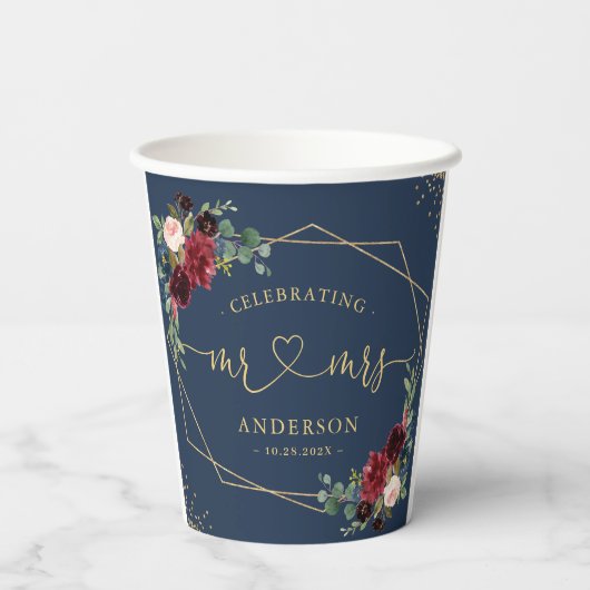 Bourgondische marine blauw bloemenbruid en bruideg papieren bekers (Achterkant)