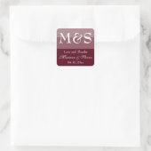 Bourgondische moderne script bruiloft vierkante sticker (Tas)