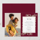 Bourgondische Monogram Groene Foto Bruiloft Kaart (Voorkant / Achterkant)