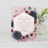 Bourgondische Moody Bloom Assemblage Bruiloft Kaart (Staand voorkant)